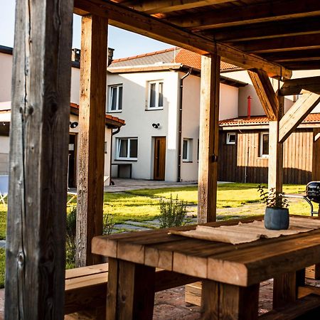 Apartmany Zeme Nove Mesto pod Smrkem Esterno foto
