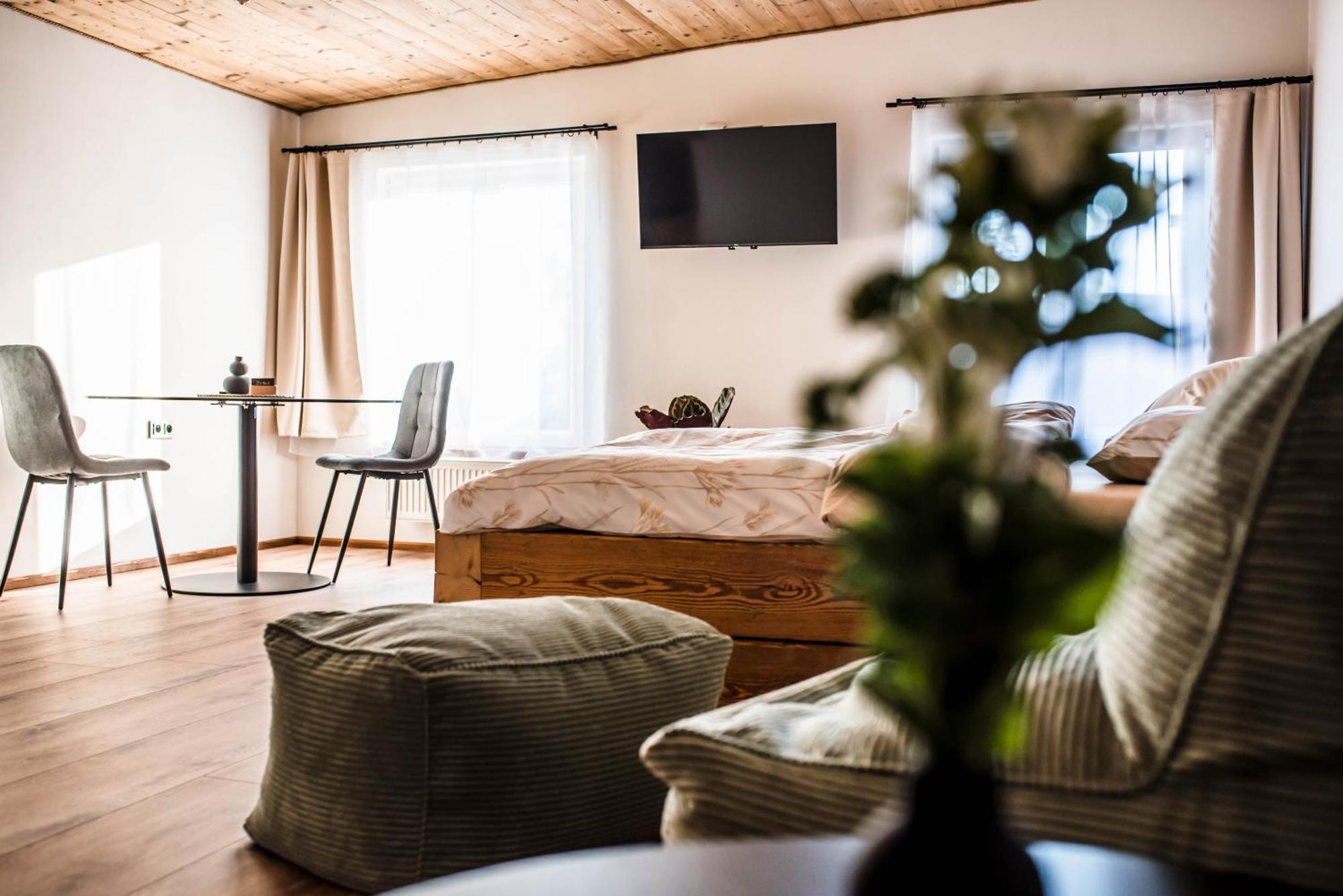 Apartmany Zeme Nove Mesto pod Smrkem Esterno foto