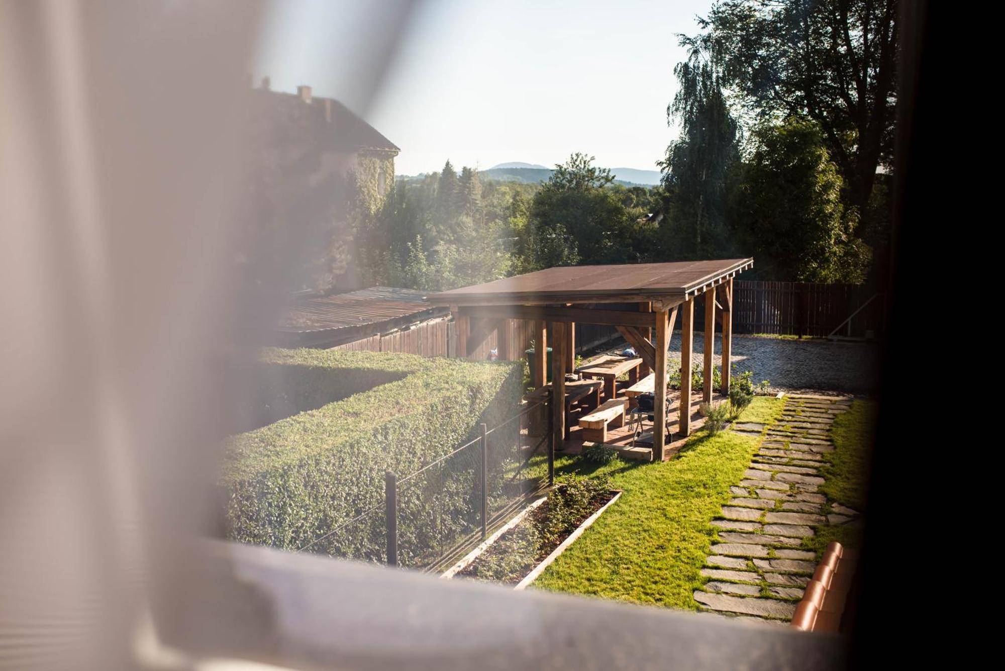 Apartmany Zeme Nove Mesto pod Smrkem Esterno foto